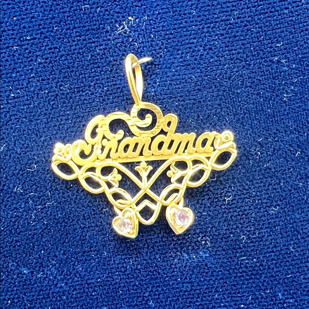 Grandma 14K Gold Script Heart Pendant